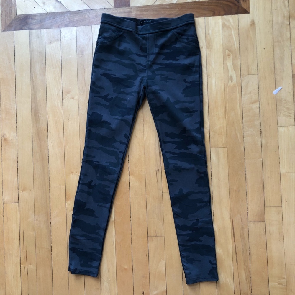 Anthropologie Sanctuary Green Camo Leggings - Size Small